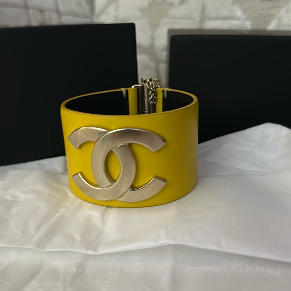 Chanel leather bracelet - Picture 3 of 6